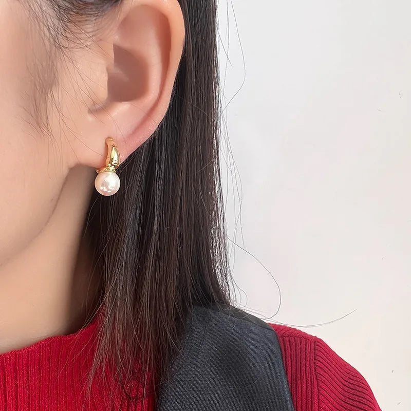 Elegant Gold Tone Spiral Disc Mabe Pearl Alloy C Hoop Stud & Clip On No Piercing For Women Earrings