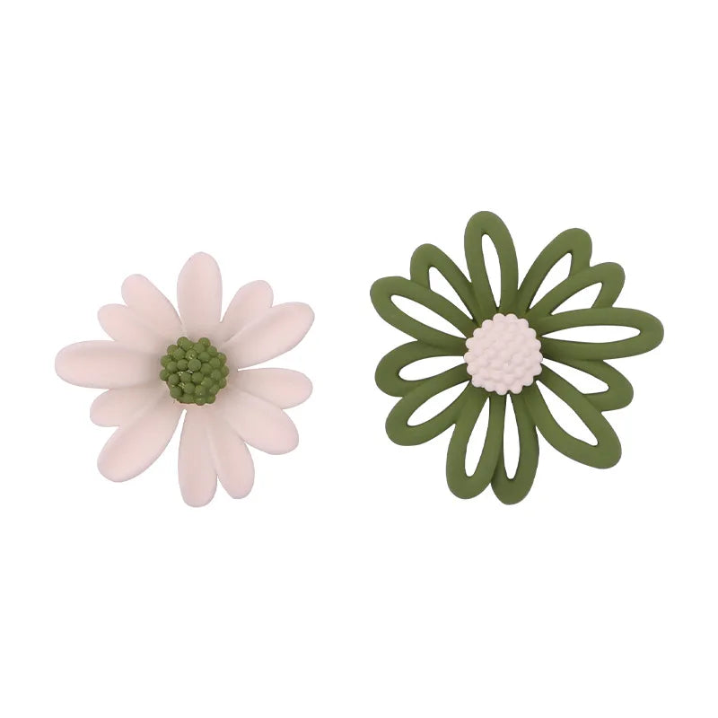 Elegant Daisy Flower Alloy Enamel Stud & Clip On No Piercing Korean Style Floral Earrings
