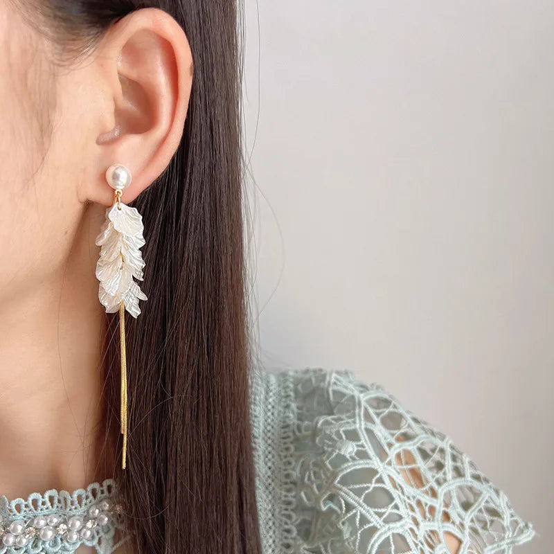 Elegant Pearl Flower Petal Statement Long Tassel Alloy Stud & Clip On No Piercing Dangle Earrings
