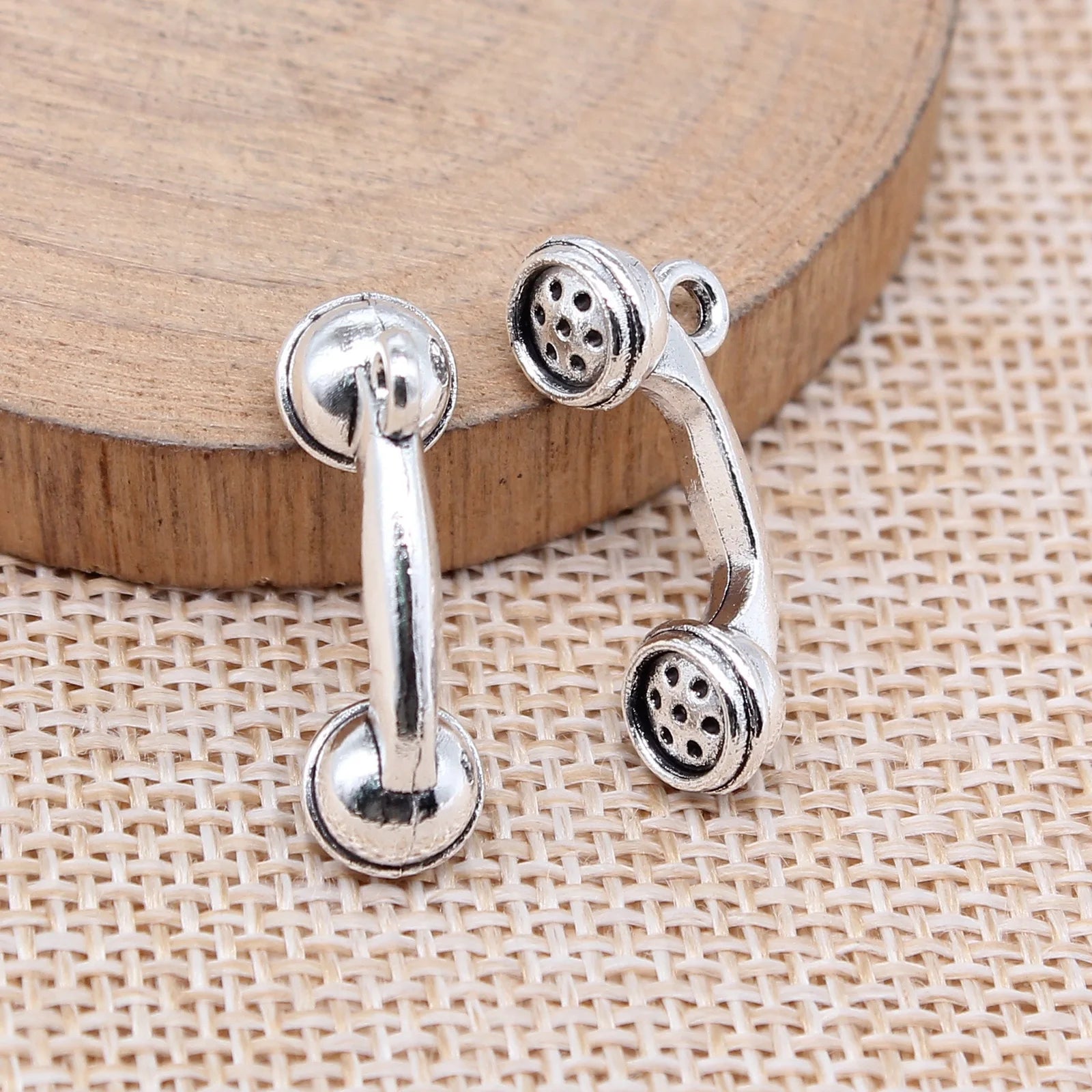 24x7mm 2.3g Antique Silver Zinc Alloy Vintage Telephone Charm Pendant for DIY Jewelry Making
