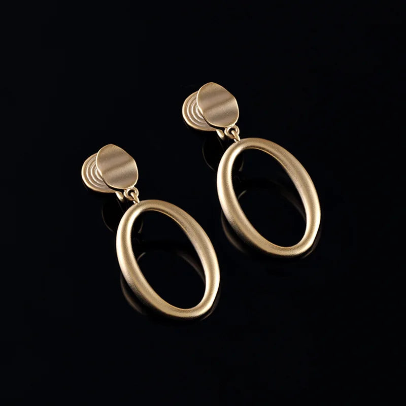 Elegant Matte Gold Alloy Oval Hoop Drop Stud & Clip On No Piercing Minimalist Women's Fashion Earrings