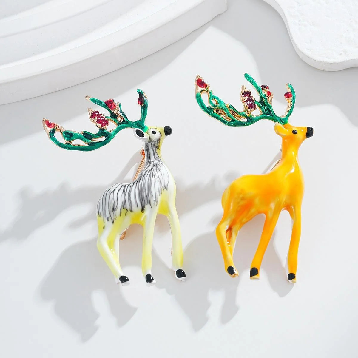 Cute Christmas Reindeer Enamel Alloy Brooch For Women, Creative Lapel Pin Corsage Suit Accessory Gift