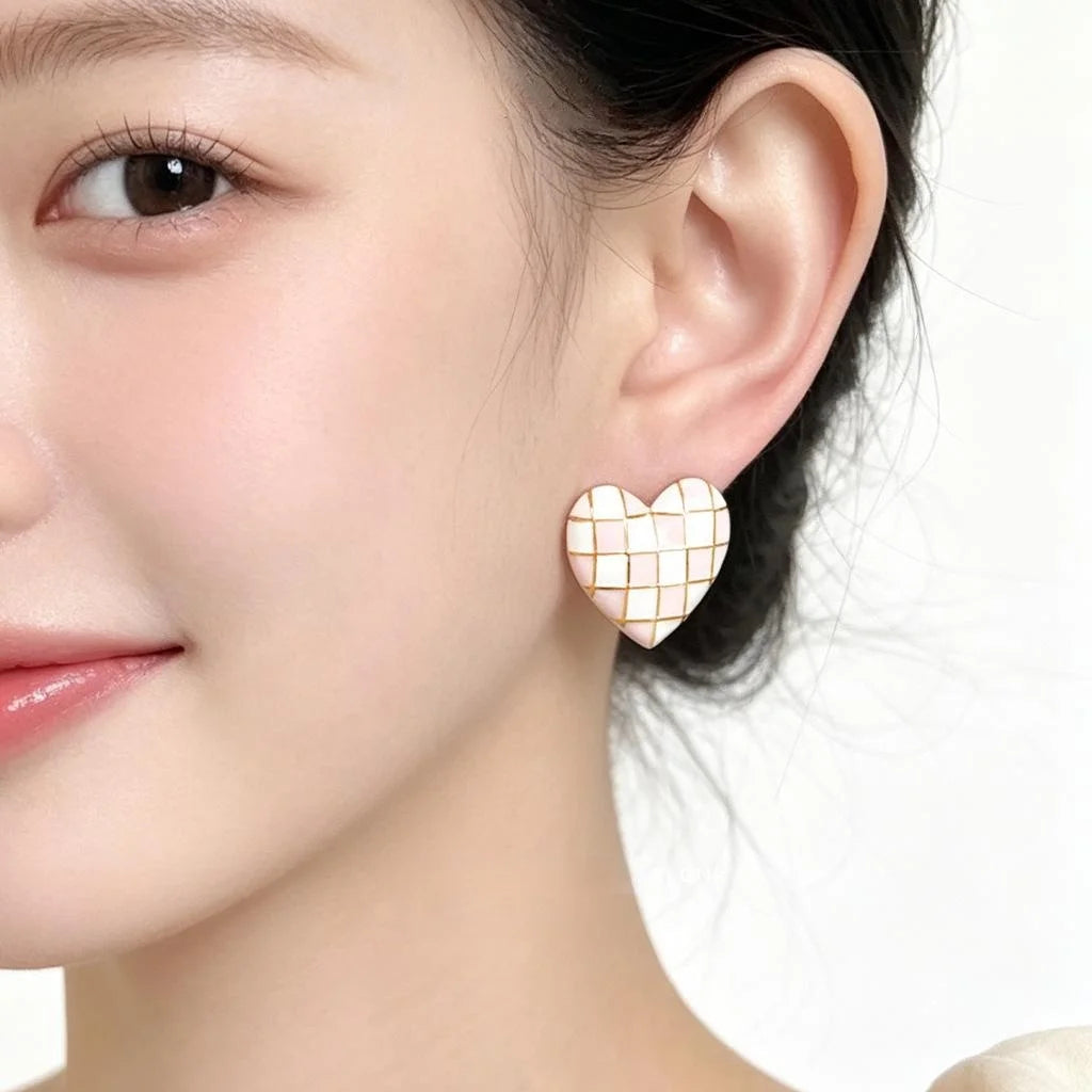 Sweet Korean Style Copper Heart Plaid Stud Earrings With Silver Plated Pins And 14K Enamel Finish