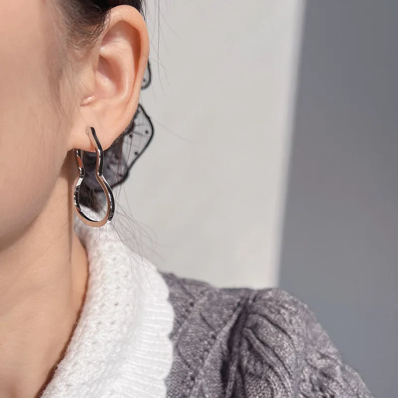 Elegant Hollow Alloy Gourd Hoop Stud & Clip On No Piercing Metal Ear Cuff Statement Earrings