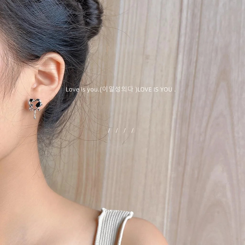 Sweet Cool Dark Lava Heart Stud Earrings Copper Micro Pave Zircon Black Liquid Style Jewelry