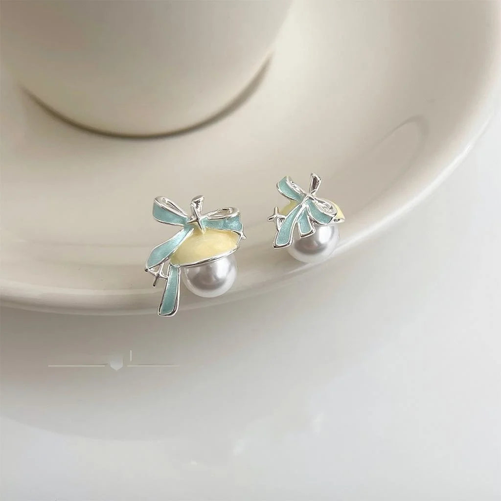 Original Sweet Asymmetric Bow Enamel Painted Pearl Copper Stud Earrings