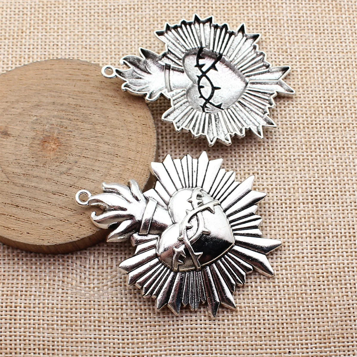 64x50mm 12.3g Antique Silver Zinc Alloy Gothic Heart Charm Pendant for DIY Necklace Jewelry Making