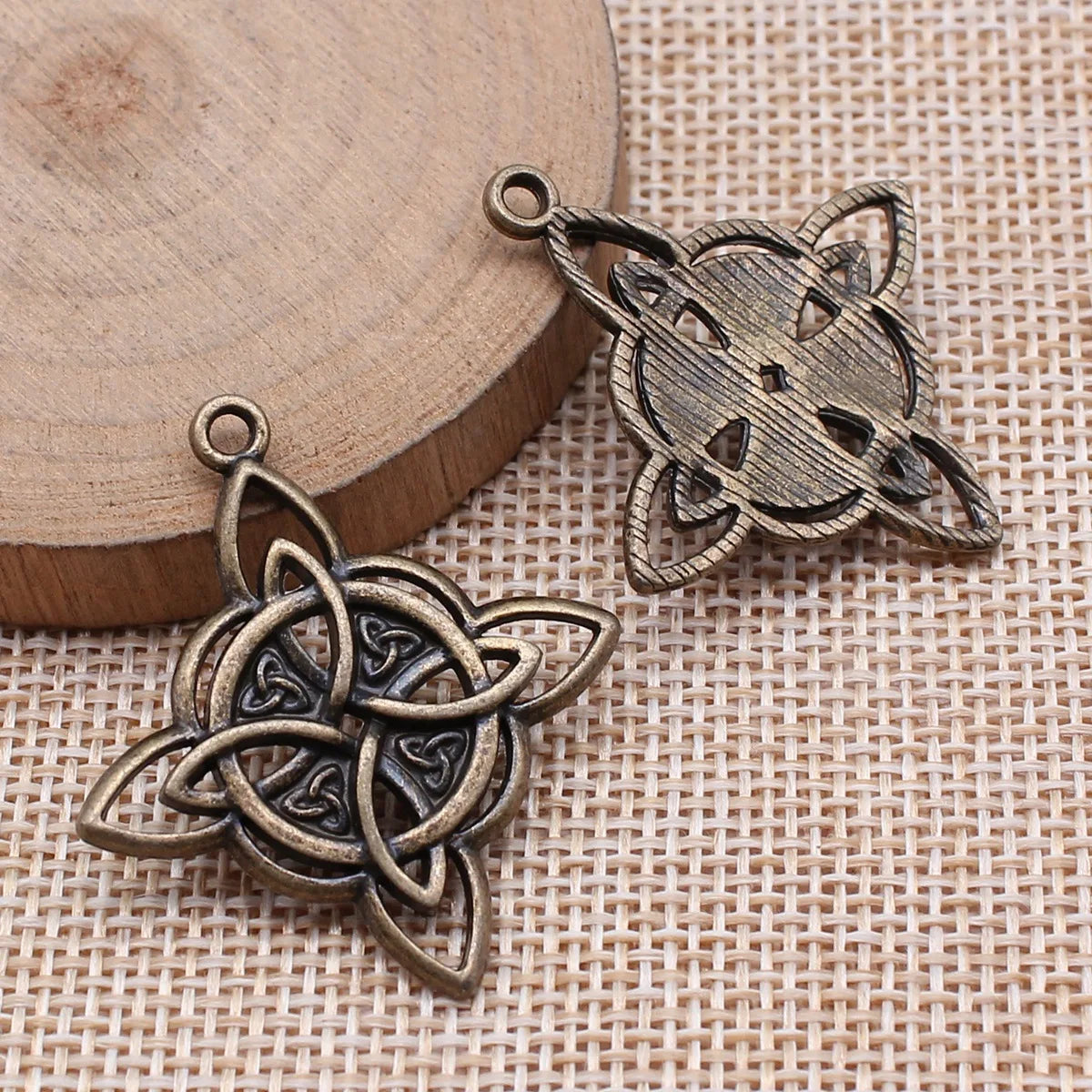 38x34mm 3.7g Multicolor Zinc Alloy Skull Celtic Knot Charm Pendant for DIY Necklace Bracelet Making