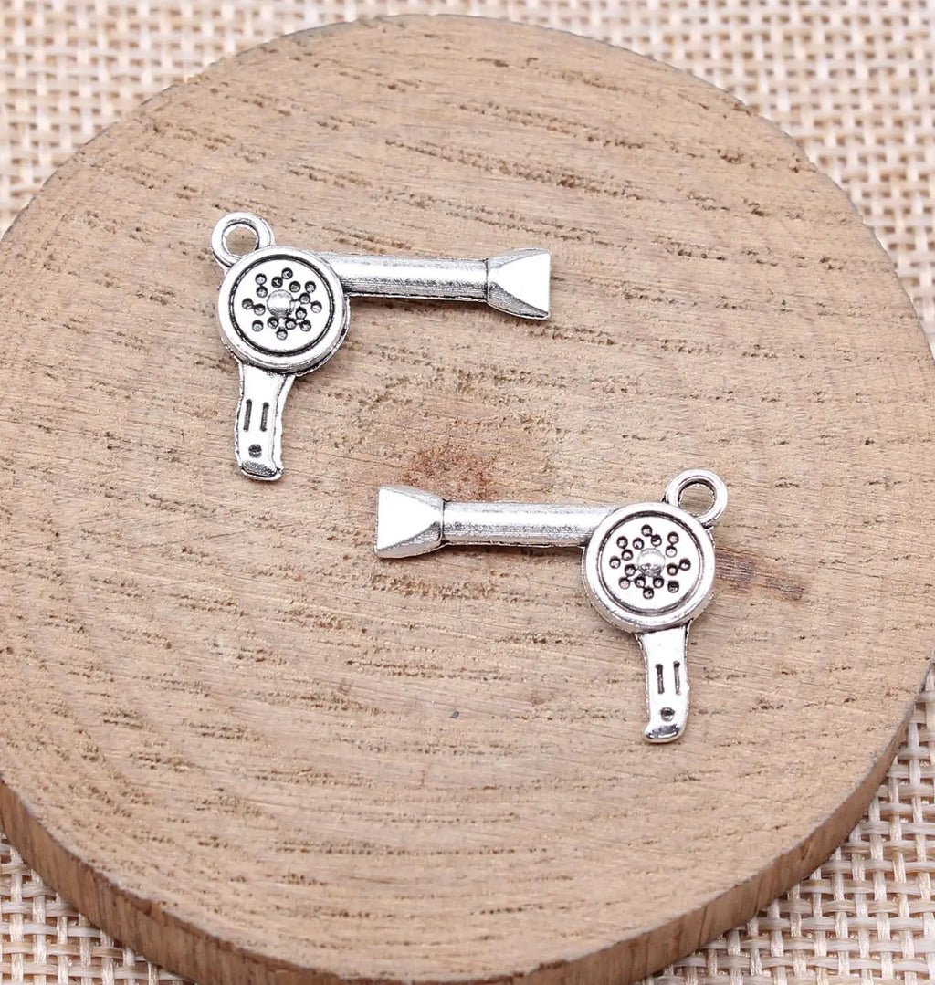 17x21mm 1.4g Antique Silver Zinc Alloy Hair Dryer Charm Pendant for DIY Bracelet Necklace Making