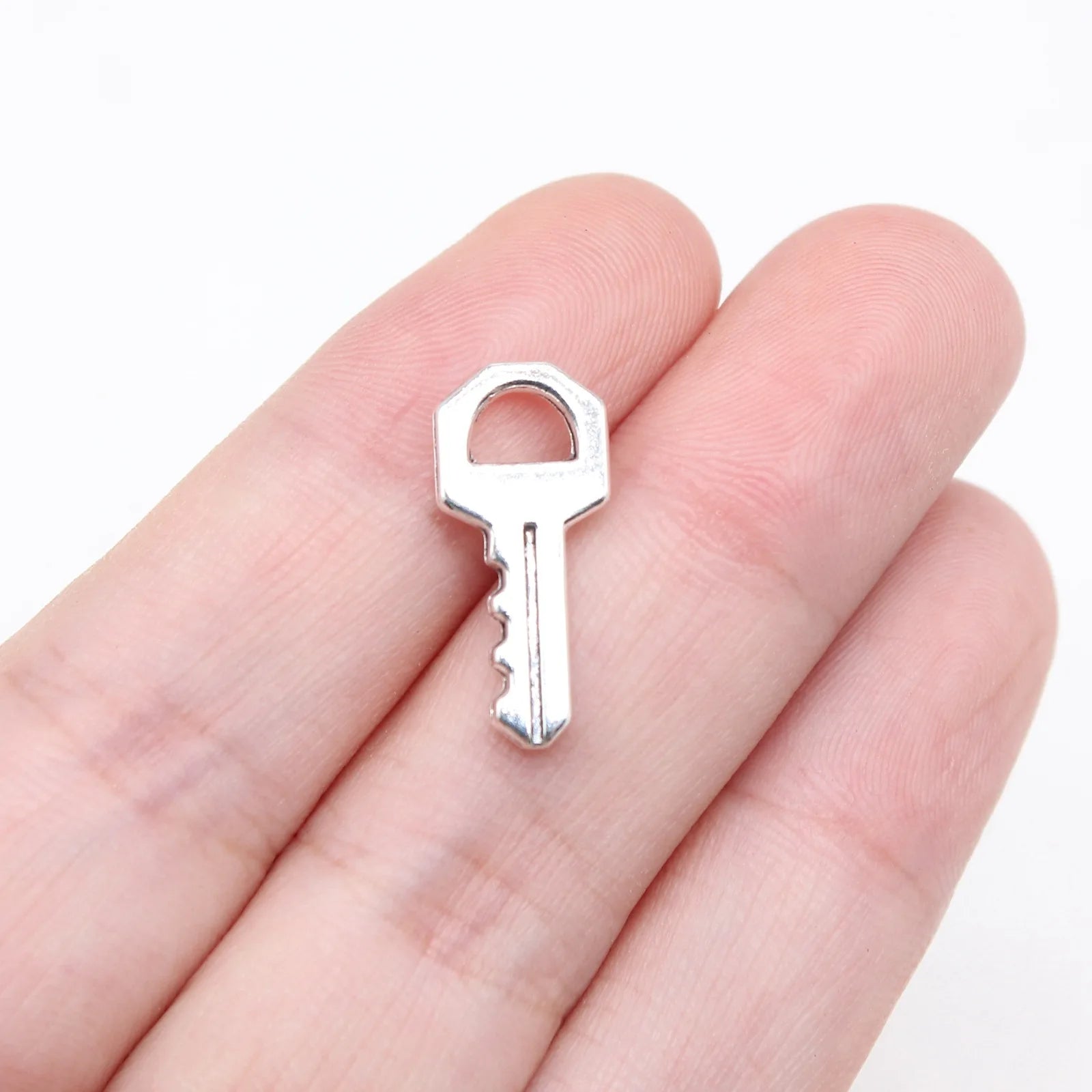 19x9mm 0.8g Antique Silver Zinc Alloy Key Charm Pendant for DIY Necklace Bracelet Jewelry Making