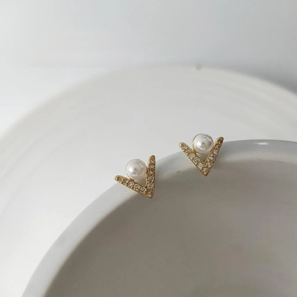 14K Gold Plated Copper Irregular Triangle Micro Pave Zircon Pearl Stud Earrings Korean Style