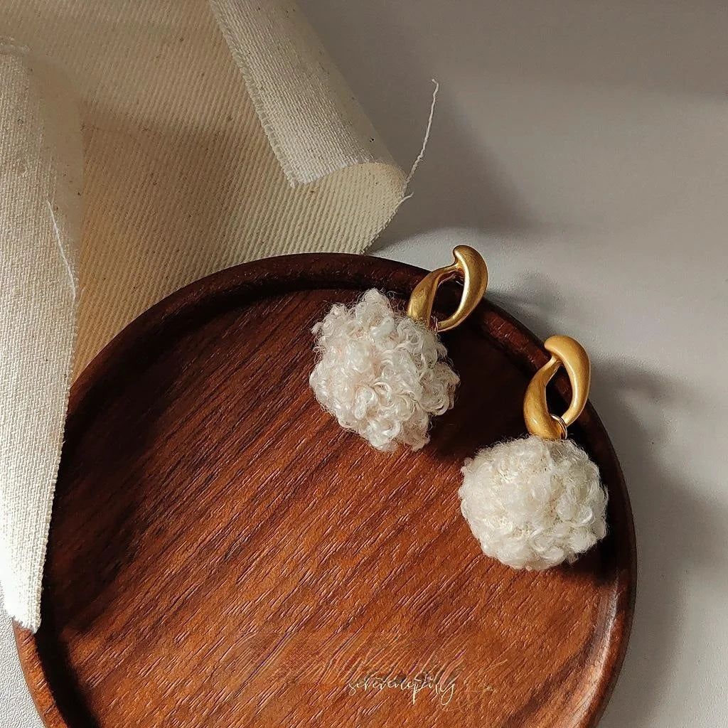Sweet Pom Pom Stud Earrings French Vintage Matte Gold Hollow Geometric Plush Handmade Jewelry