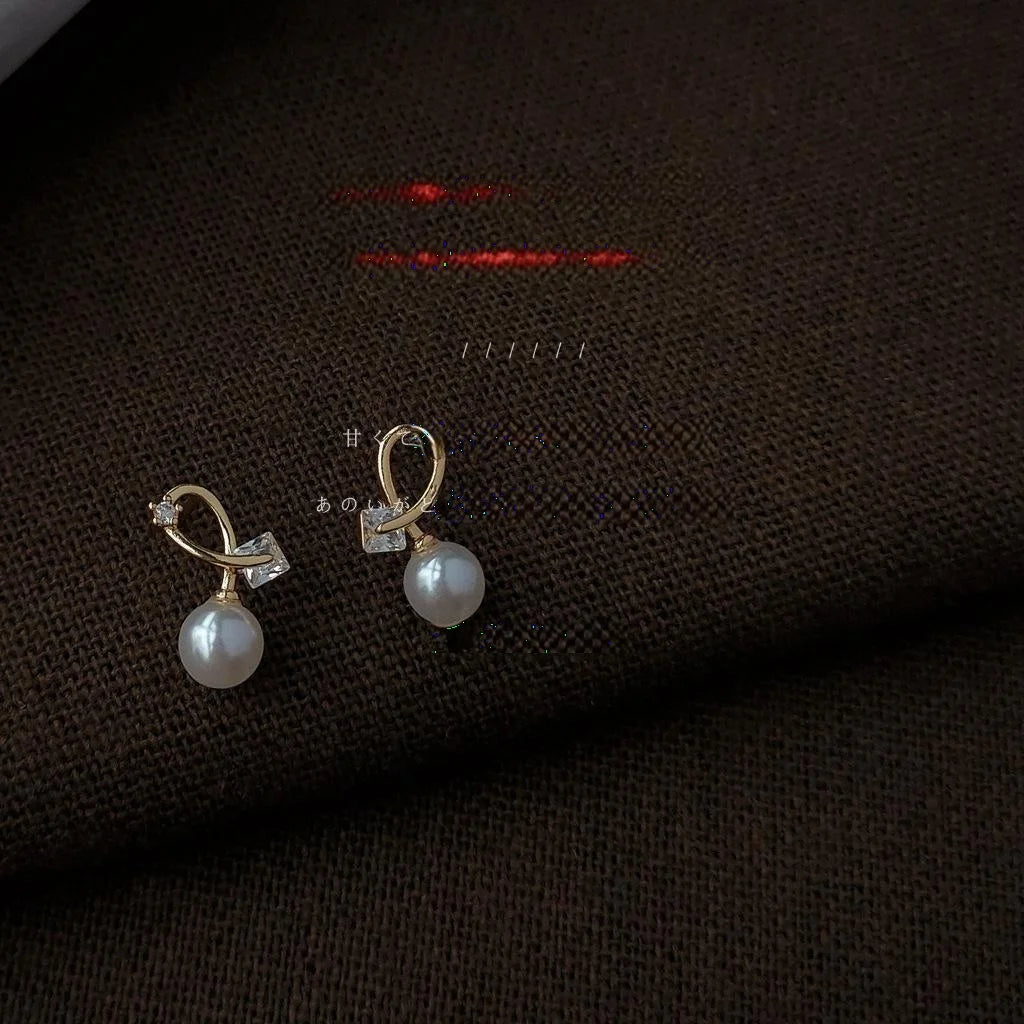 Korean Japanese Irregular Geometric Copper Stud Earrings With Cross Pearl Zircon Design