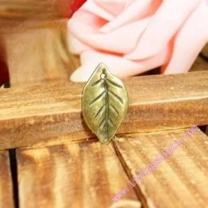Antique Silver Zinc Alloy Leaf Charm Pendant for DIY Necklace Bracelet Jewelry Making — 23×18mm