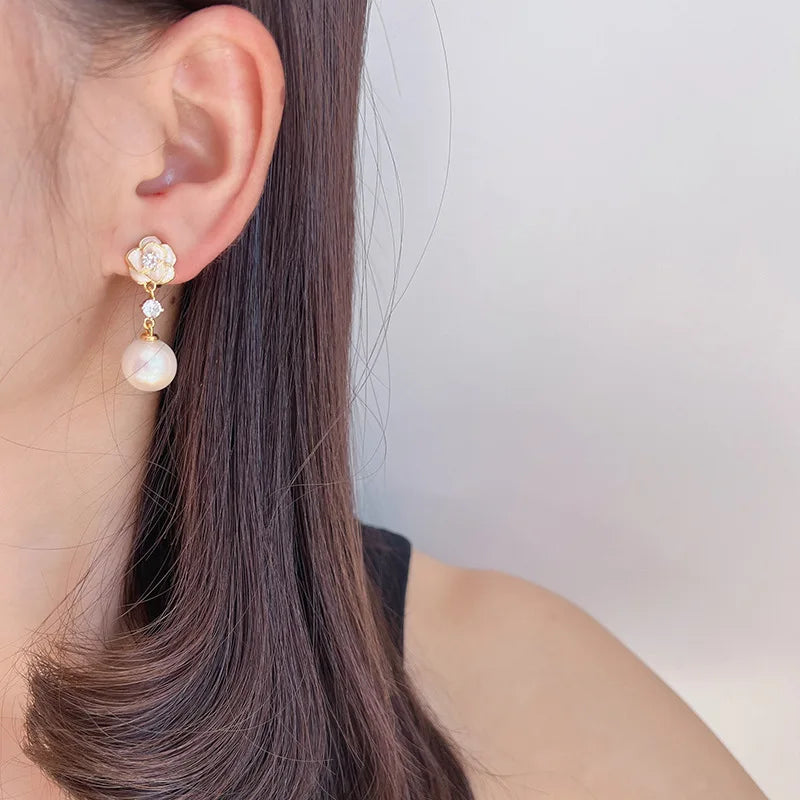 Elegant Camellia Flower Pearl Drop Stud & Clip On No Piercing Alloy Rhinestone Luxury Earrings