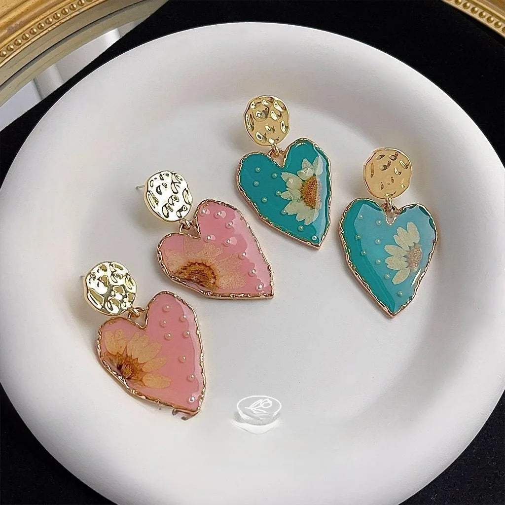 Oil Painting Style Dried Daisy Heart Drop Earrings Handmade Resin Copper French Vintage Vacation Jewelry