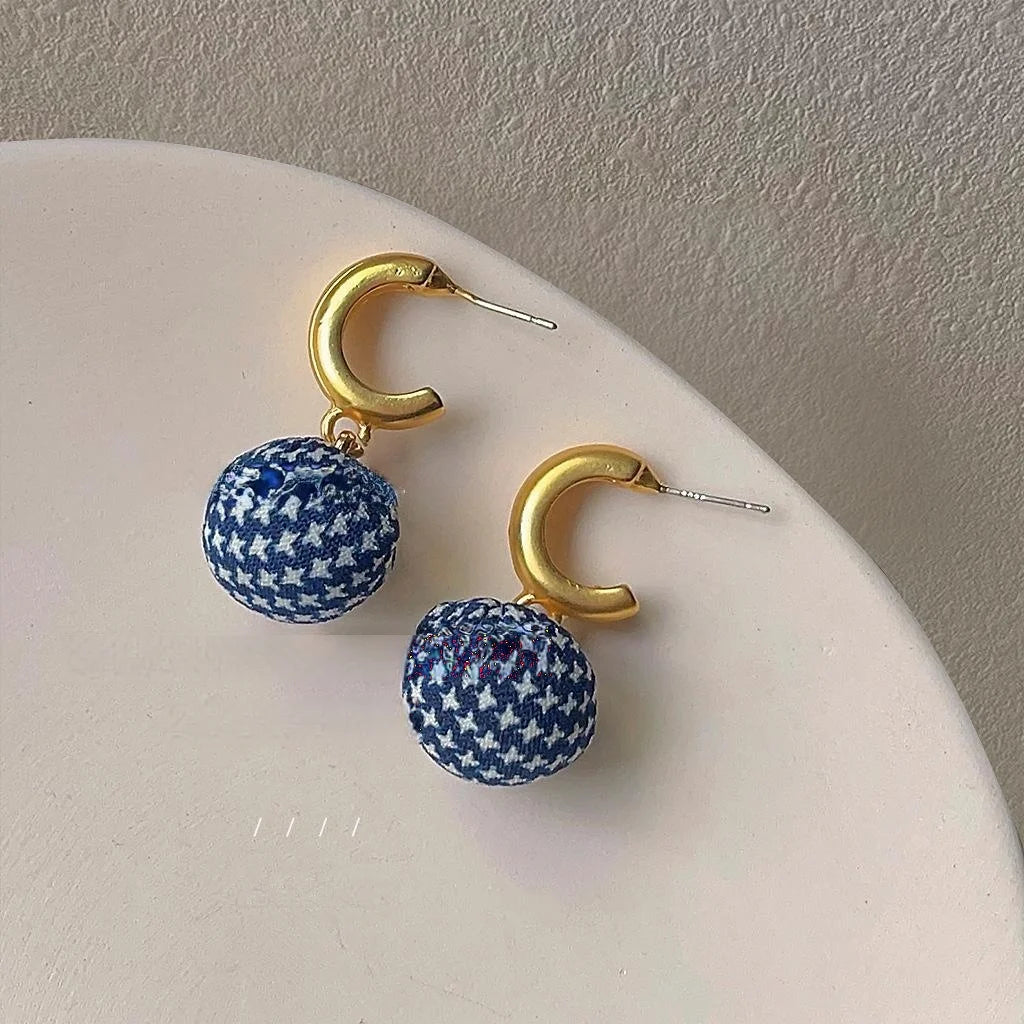 French Vintage Houndstooth Fabric Geometric Mesh Stud Earrings For Elegant Commuter Style
