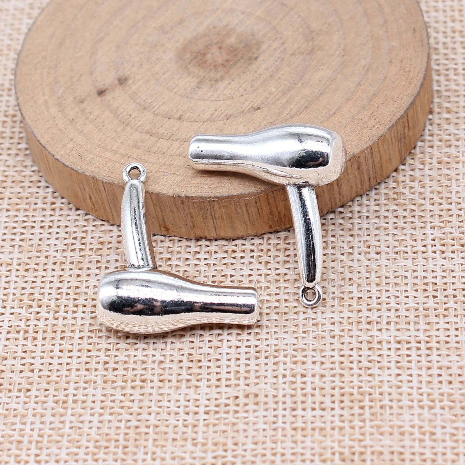 27x23mm 7.7g Antique Silver Zinc Alloy 3D Hair Dryer Charm Pendant for DIY Necklace Bracelet Making