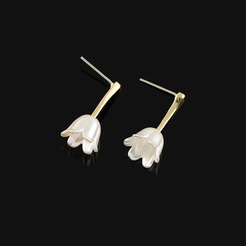 Vintage Lily Flower Pearl Alloy Drop Stud & Clip On No Piercing Hong Kong Style Elegant Earrings