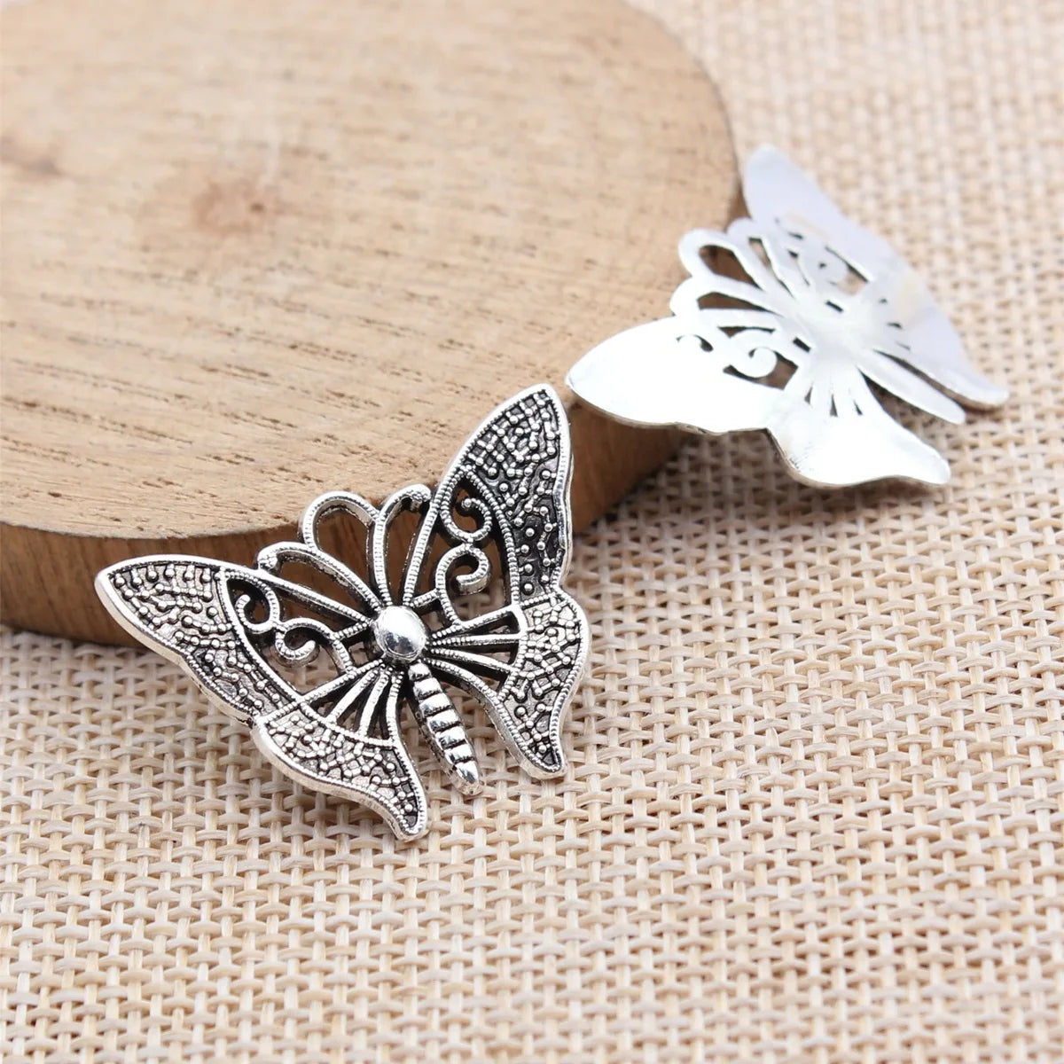 31x23mm 2.5g Antique Silver Zinc Alloy Butterfly Charm Pendant for Necklace Bracelet Jewelry Making