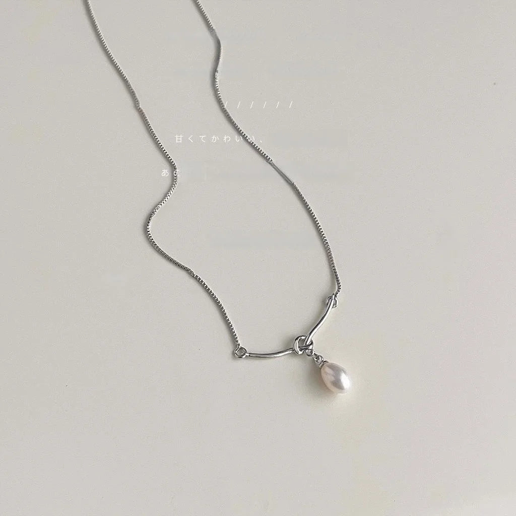 Gold Plated Copper Freshwater Pearl Rope Knot Choker Necklace for Women Elegant Minimalist Style