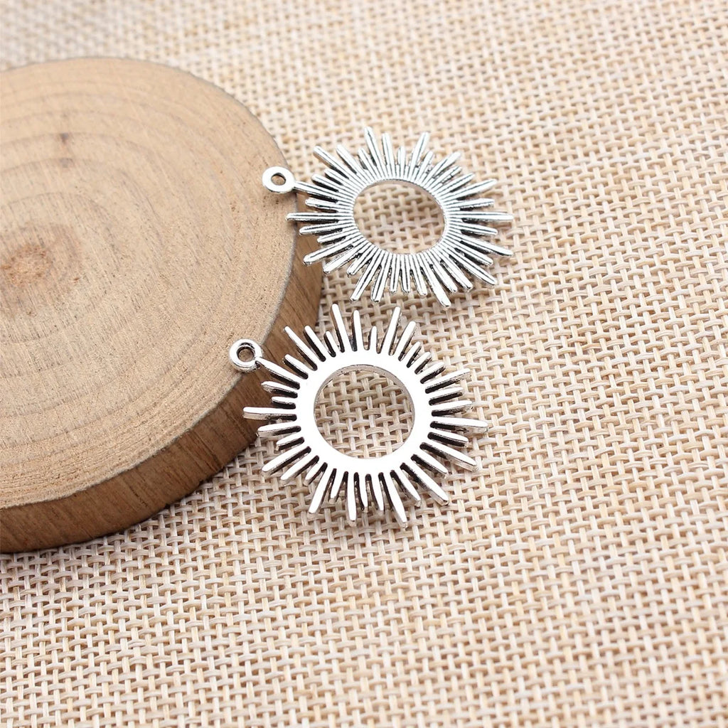 30x27mm 2.1g Antique Silver Zinc Alloy Sunburst Charm Pendant for Necklace DIY Jewelry Making