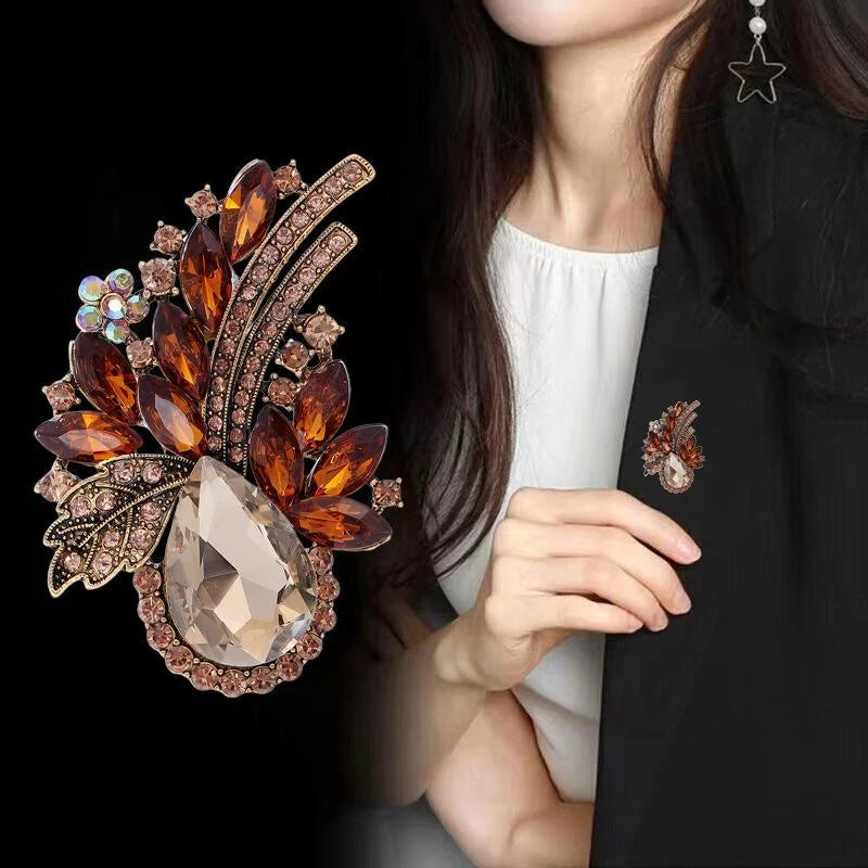 Luxury Green Crystal Rhinestone Leaf Bouquet Alloy Brooch For Women, Elegant Lapel Pin Suit Accessory