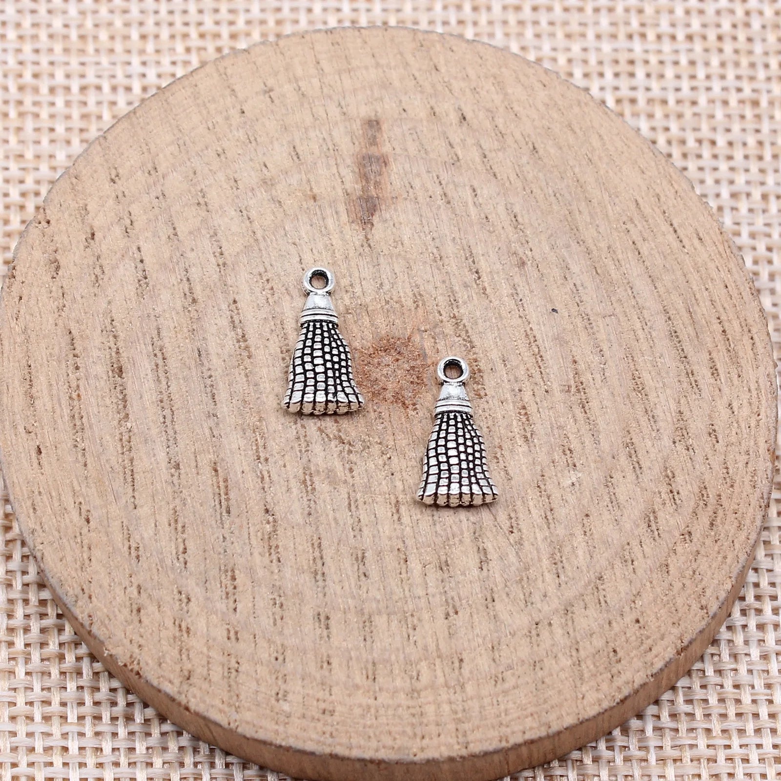13x7mm 0.47g Antique Silver Zinc Alloy Faux Tassel Charm Pendant for DIY Necklace Bracelet Making