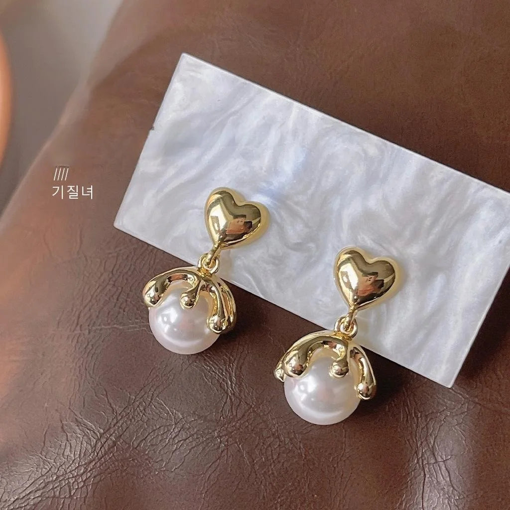 14K Gold Plated Copper Pearl Heart Stud Earrings, Minimalist Elegant Creative Jewelry