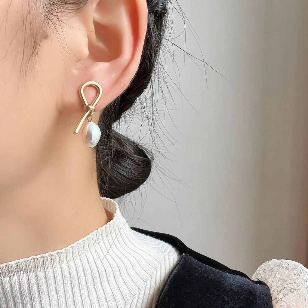 Luxury Elegant Gold Alloy Knot Spiral Baroque Freshwater Pearl Drop Stud & Clip On No Piercing Earrings