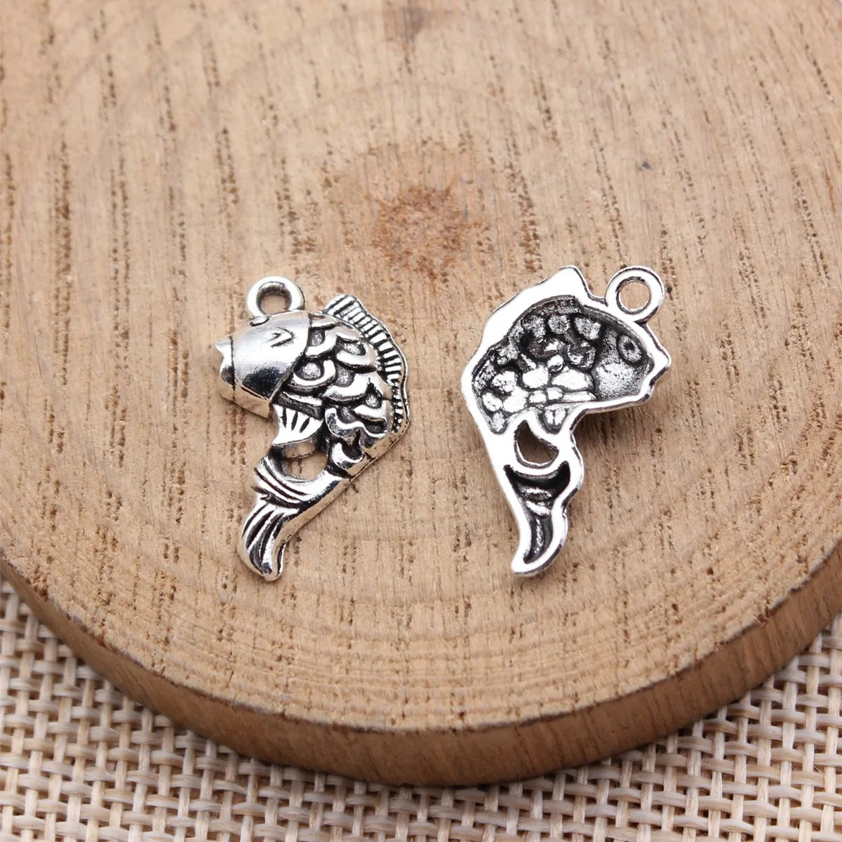20x12mm 1.05g Antique Silver Zinc Alloy Goldfish Charm Pendant for DIY Necklace Bracelet Making
