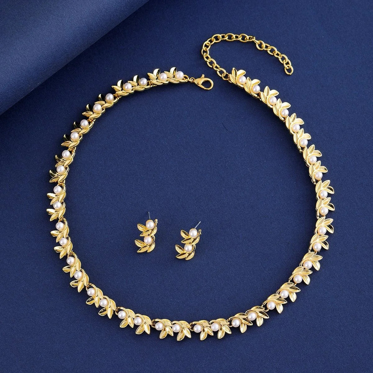 Vintage Gold Alloy Leaf Pearl Necklace And Earrings Jewelry Set Elegant Bridal Jewelry For Wedding Party Gift