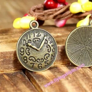 18MM Antique Silver Zinc Alloy Clock Charm Pendant for DIY Necklace Bracelet Jewelry Making