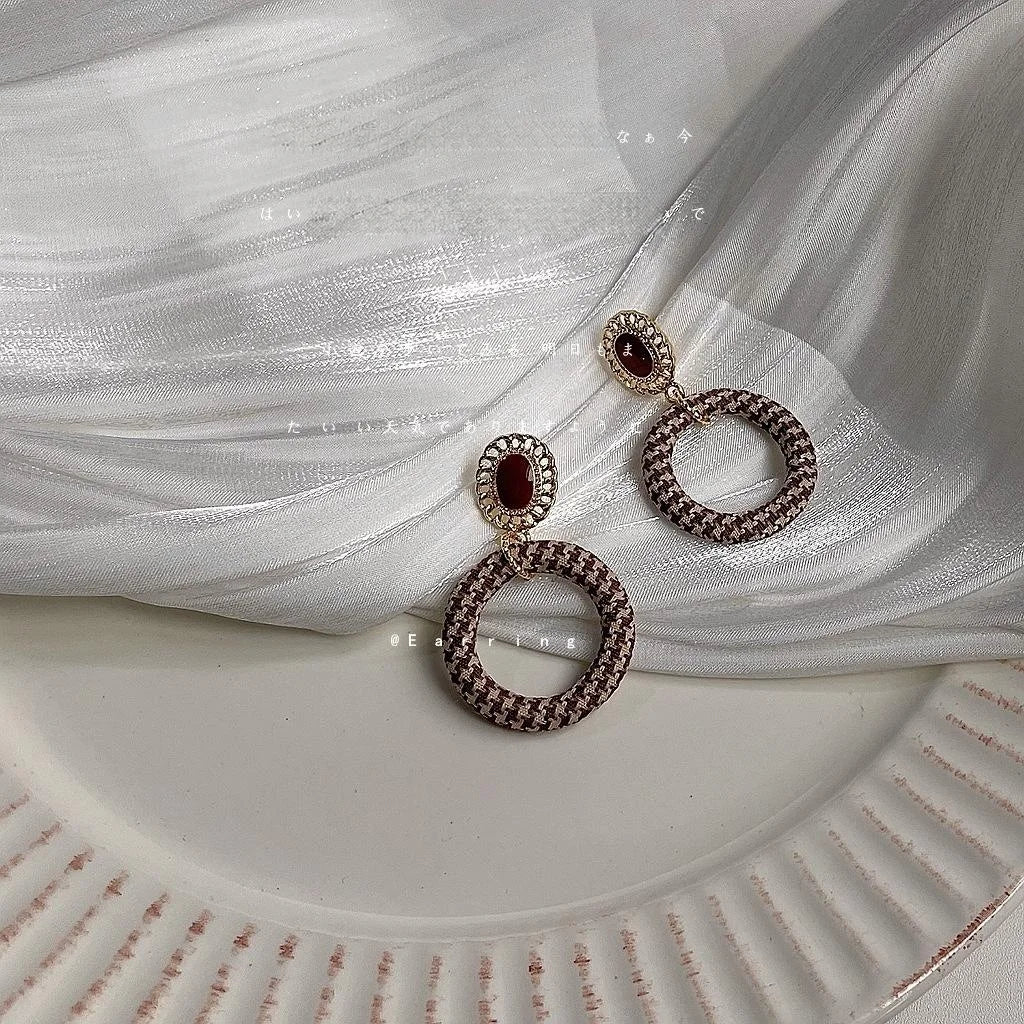 Maillard Style Houndstooth Round Fabric Stud Earrings French Vintage Enamel Drip Jewelry