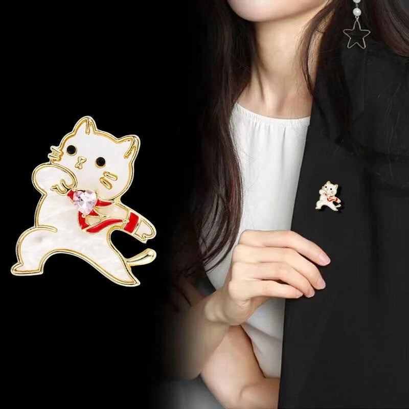 Cute White Enamel Cat Brooch With Pink Heart Rhinestone, Gold Alloy Lapel Pin Corsage Gift