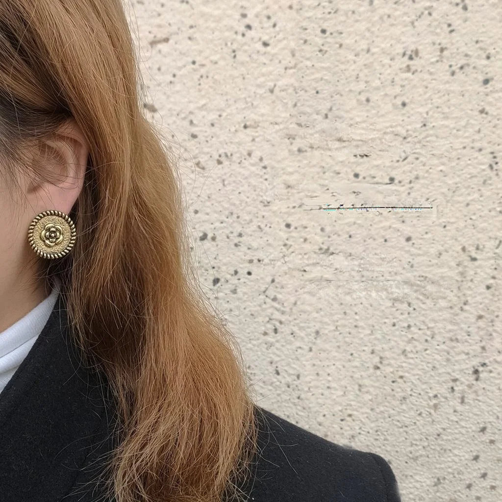 Antique Metal Flower Round Stud Earrings French Vintage Minimalist Jewelry