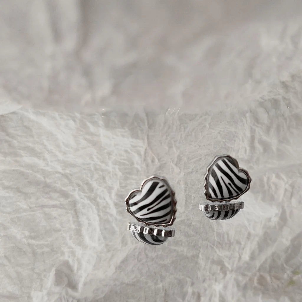 Copper Black White Zebra Stripe Heart Stud Earrings Korean Japanese Fashion Statement Jewelry for Women