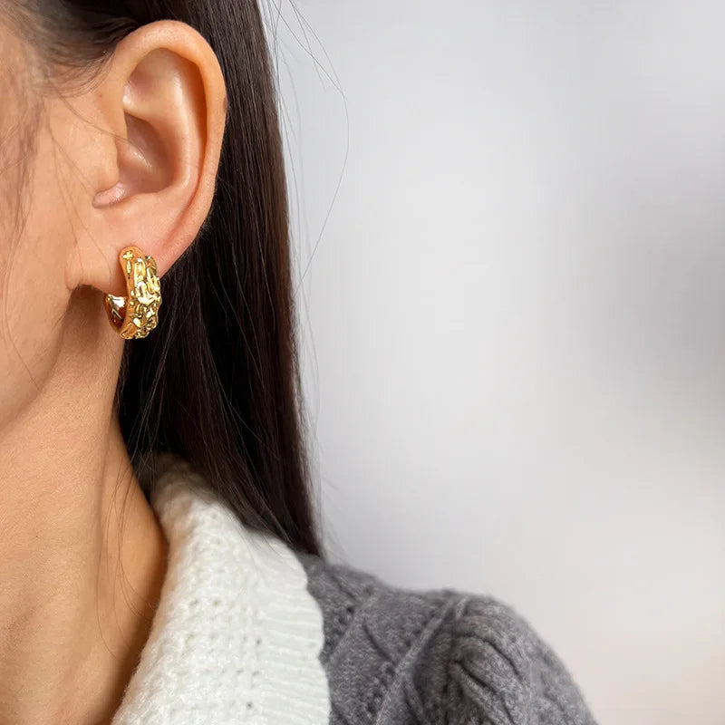 Elegant Gold Alloy Textured Spiral Hoop Stud & Clip On No Piercing Minimalist Commuter Earrings