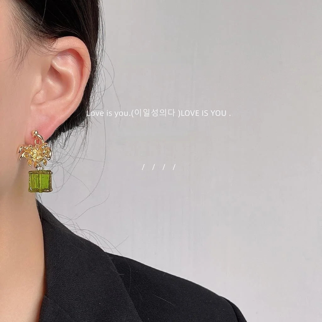 French Vintage Palace Style Daisy Flower Geometric Glass Copper Drop Earrings