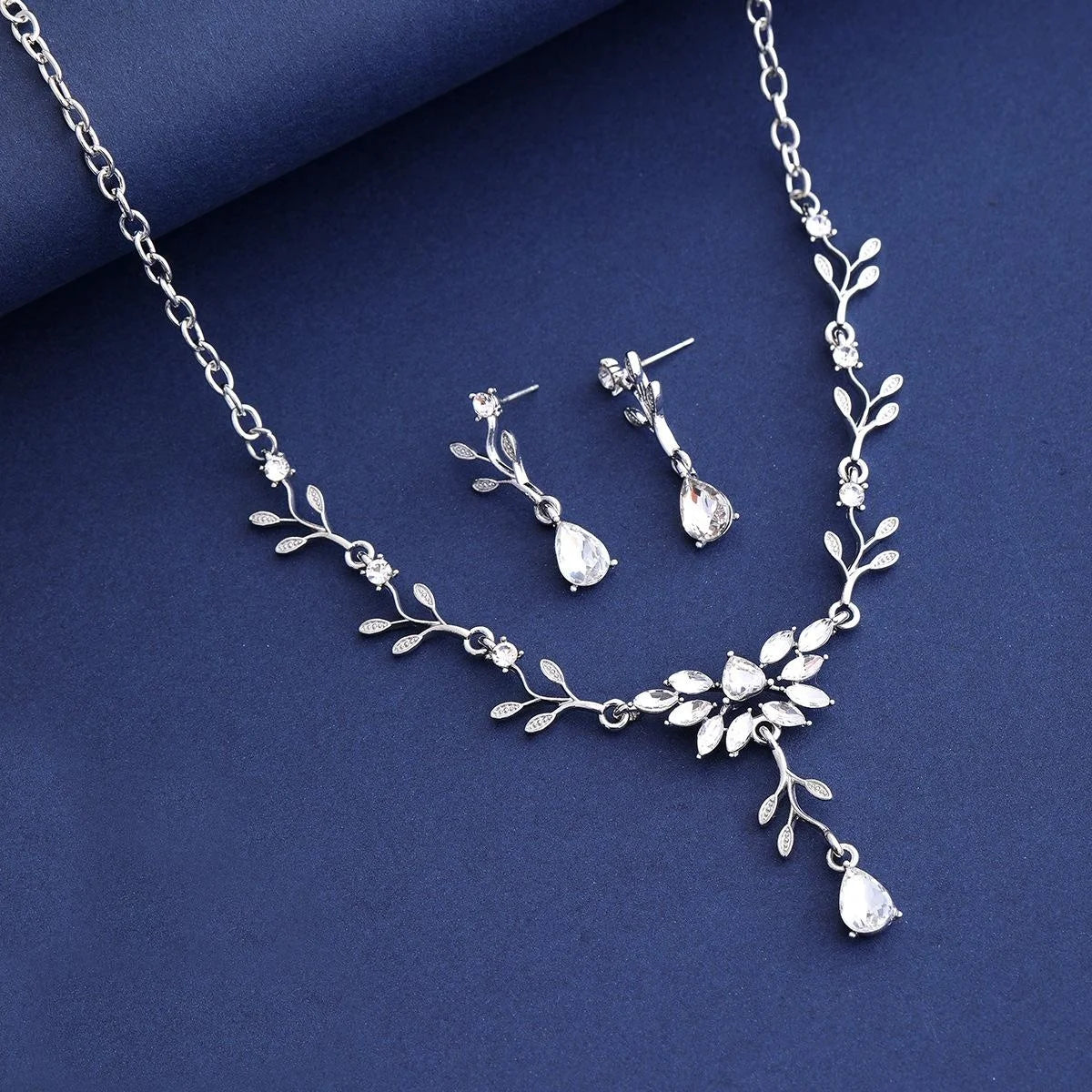 Elegant Silver Alloy Leaf Vine Teardrop Crystal Earrings And Necklace Jewelry Set For Bridal Wedding Party