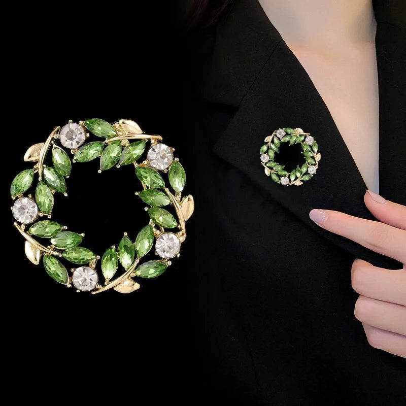 Elegant Green Rhinestone Leaf Wreath Alloy Brooch For Women, Summer Lapel Pin Corsage Suit Accessory