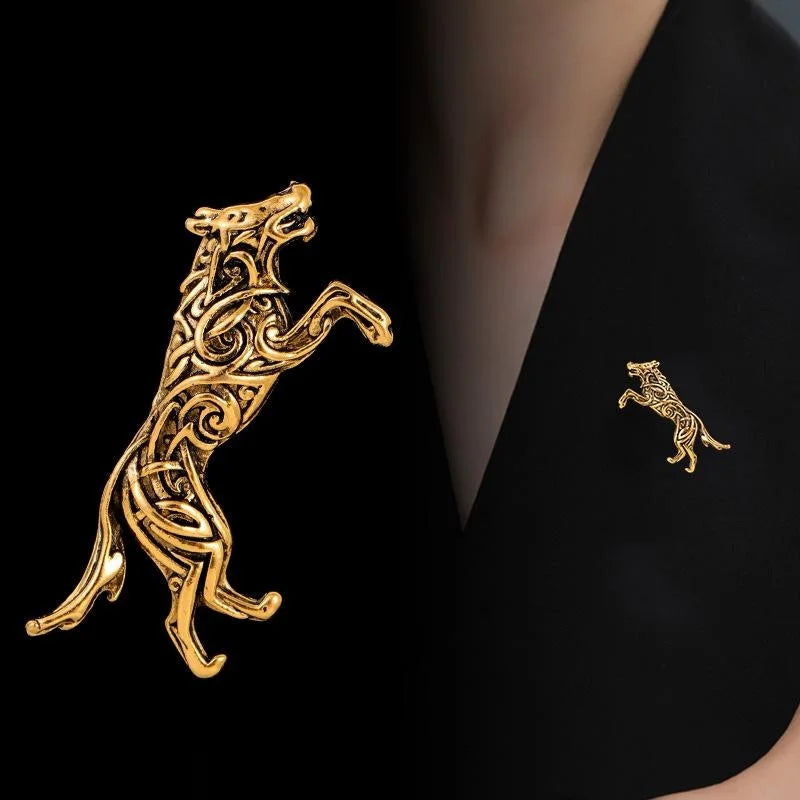 Vintage Running Wolf Brooch Antique Gold Alloy Animal Lapel Pin For Suit Jacket Accessory Gift