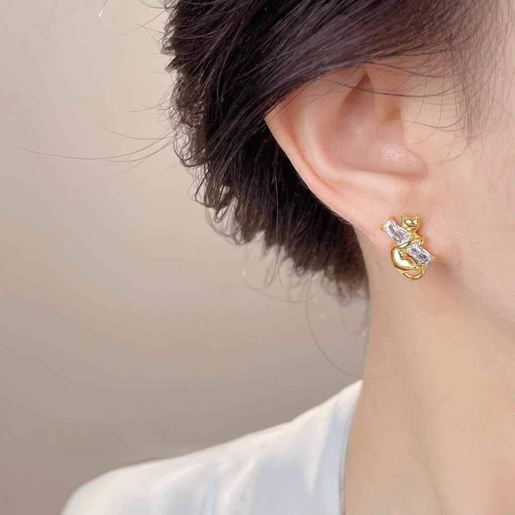 Original Cat Zircon Inlaid Copper Stud Earrings Designer Geometric Style