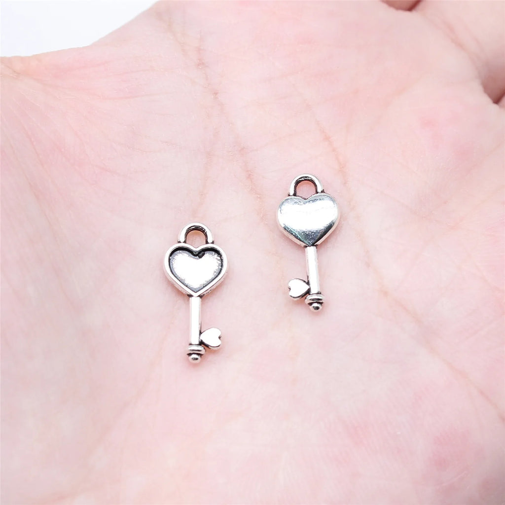 16x7mm 0.4g Antique Silver Tone Zinc Alloy Heart Key Charm Pendant for DIY Jewelry Making