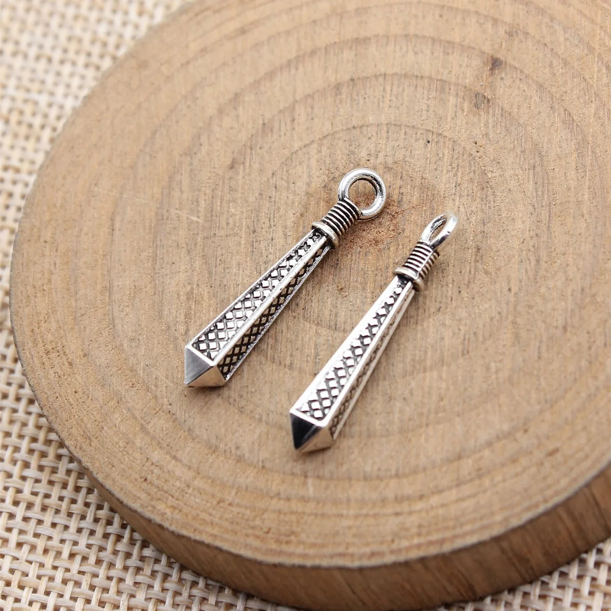25.5x5x5mm 0.86g Antique Silver Zinc Alloy 3D Cone Spike Charm Pendant for DIY Punk Jewelry Making