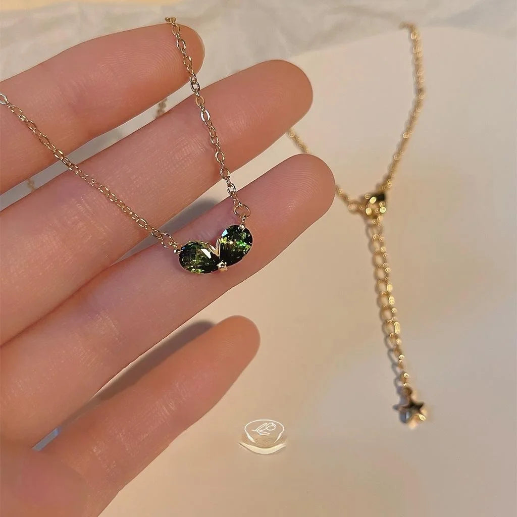 French Vintage Copper Green Sprout Heart Zircon Pendant Necklace For Women Light Luxury Collarbone Chain