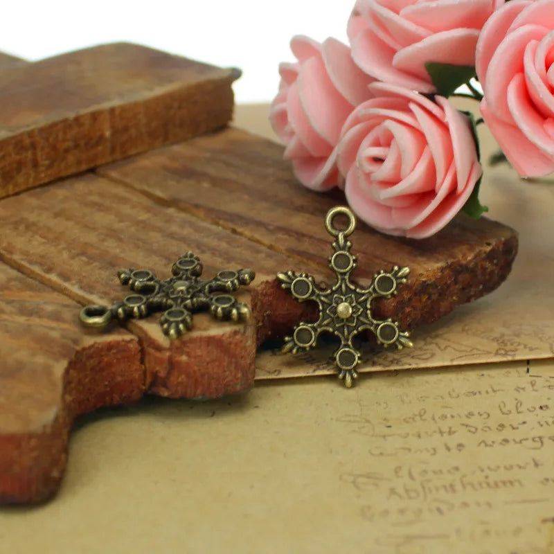 17MM Antique Silver Zinc Alloy Snowflake Charm Pendant for DIY Necklace Bracelet Jewelry Making