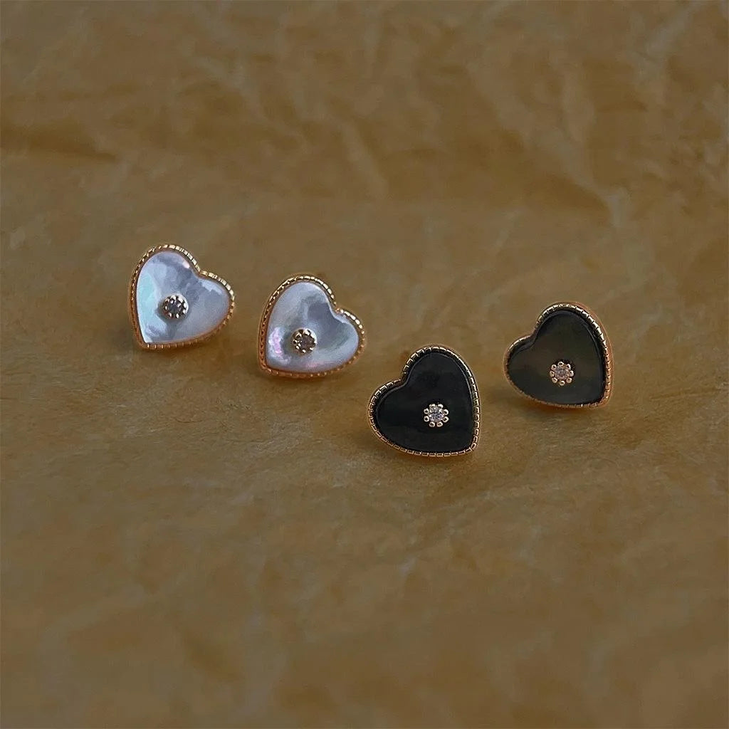 Light Luxury Copper And Real Shell Heart Stud Earrings French Vintage Black White Minimalist Jewelry
