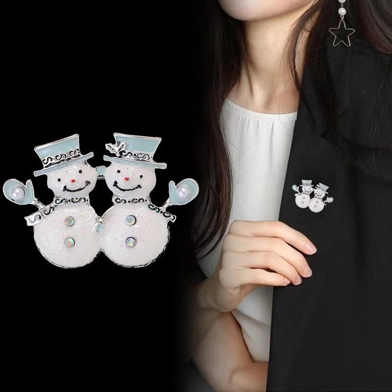 Cute Christmas Double Snowman Enamel Brooch With Rhinestone And Pearl Accents, Festive Lapel Pin Gift
