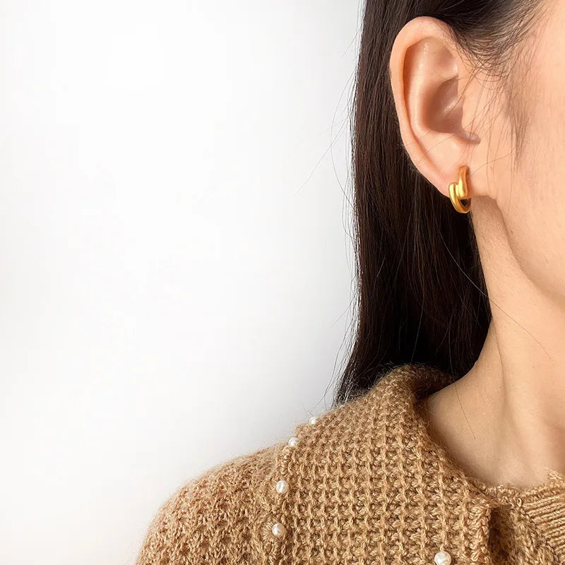 Minimalist Matte Gold Alloy Spiral Hoop Stud & Clip On No Piercing Elegant Small Huggie Earrings